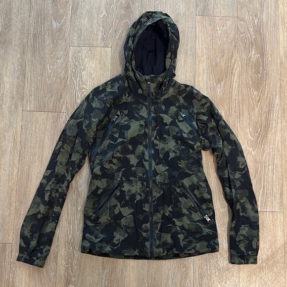 Lululemon Camo Rise & Shine Rain Jacket - Picture 1 of 4